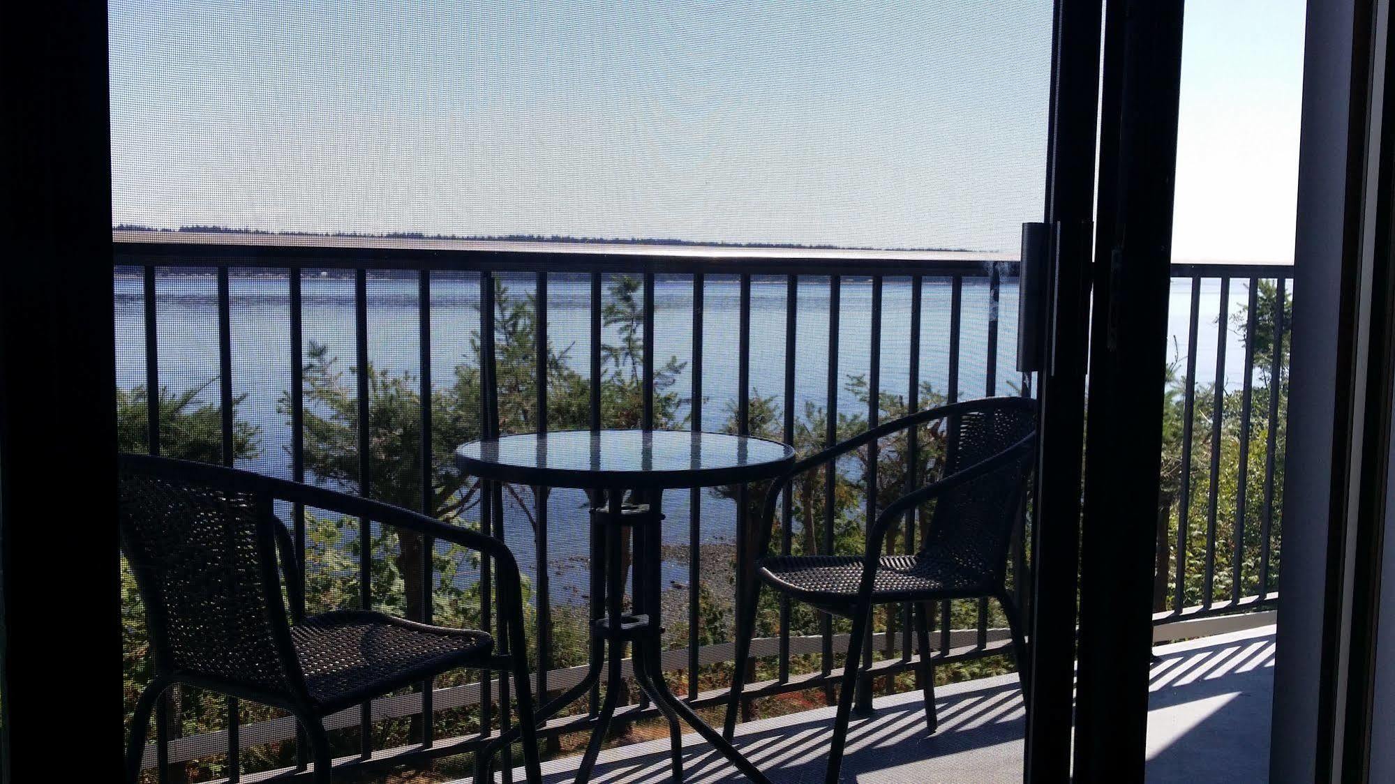 Above Tide Motel Campbell River Buitenkant foto